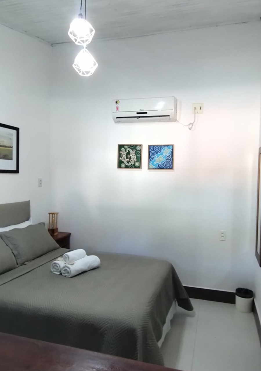 ROOM 8